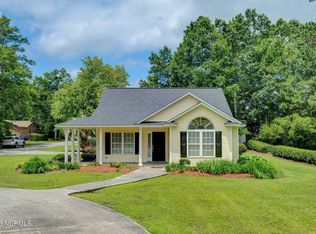 321 S Bennett St, Burgaw, NC 28425