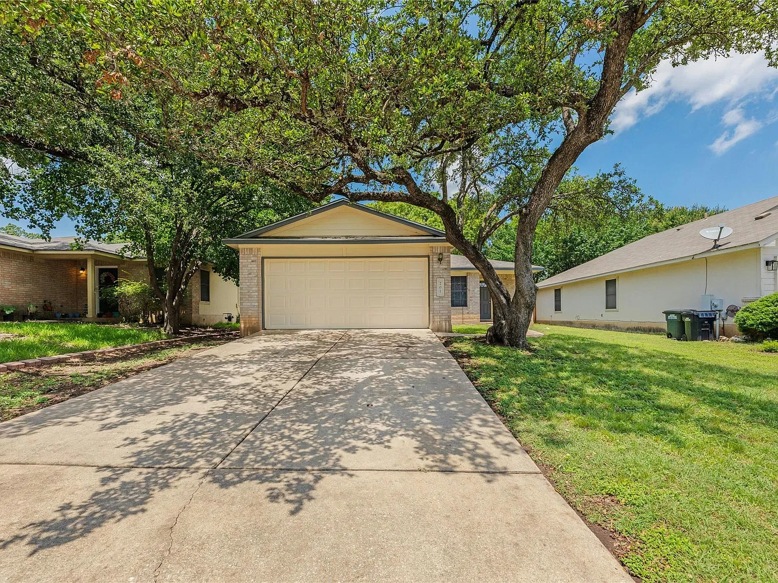 3 bed, 2.0 bath, 1232 sqft, $1,950 — Photo 2