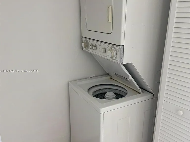 7207 Bay Dr #6 — Photo 7