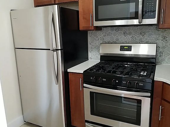 2nd image of 104-40 Queens Blvd #17N