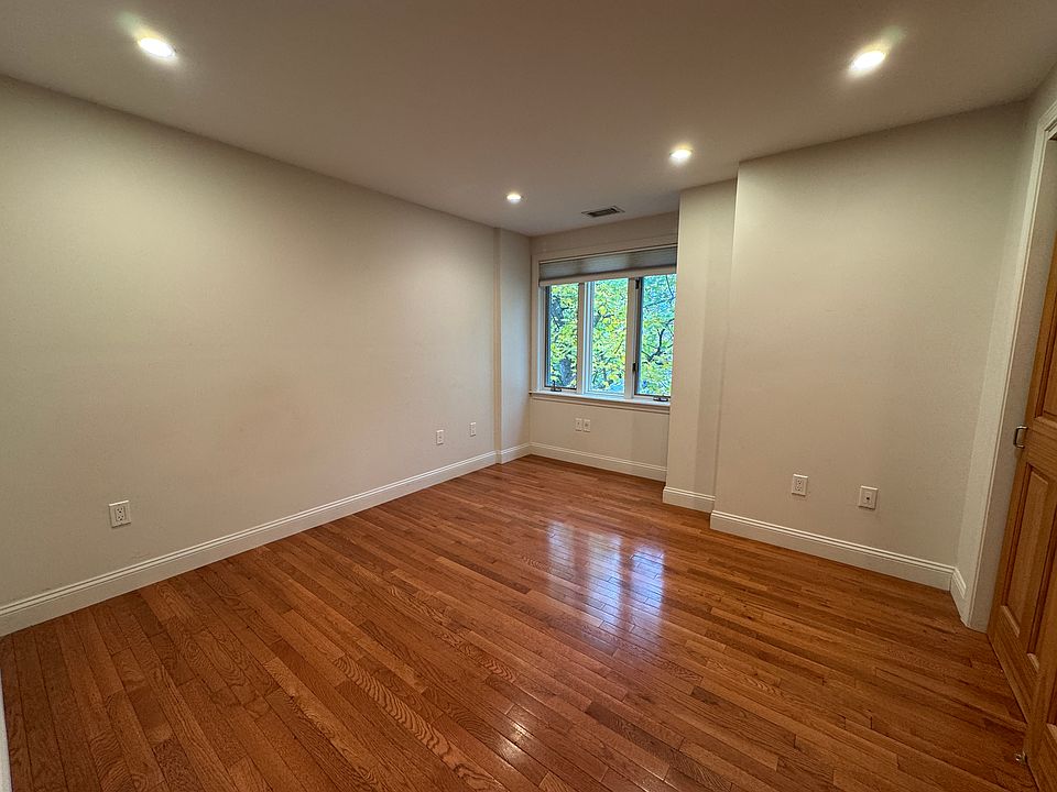 1st image of 195 Forest St #195