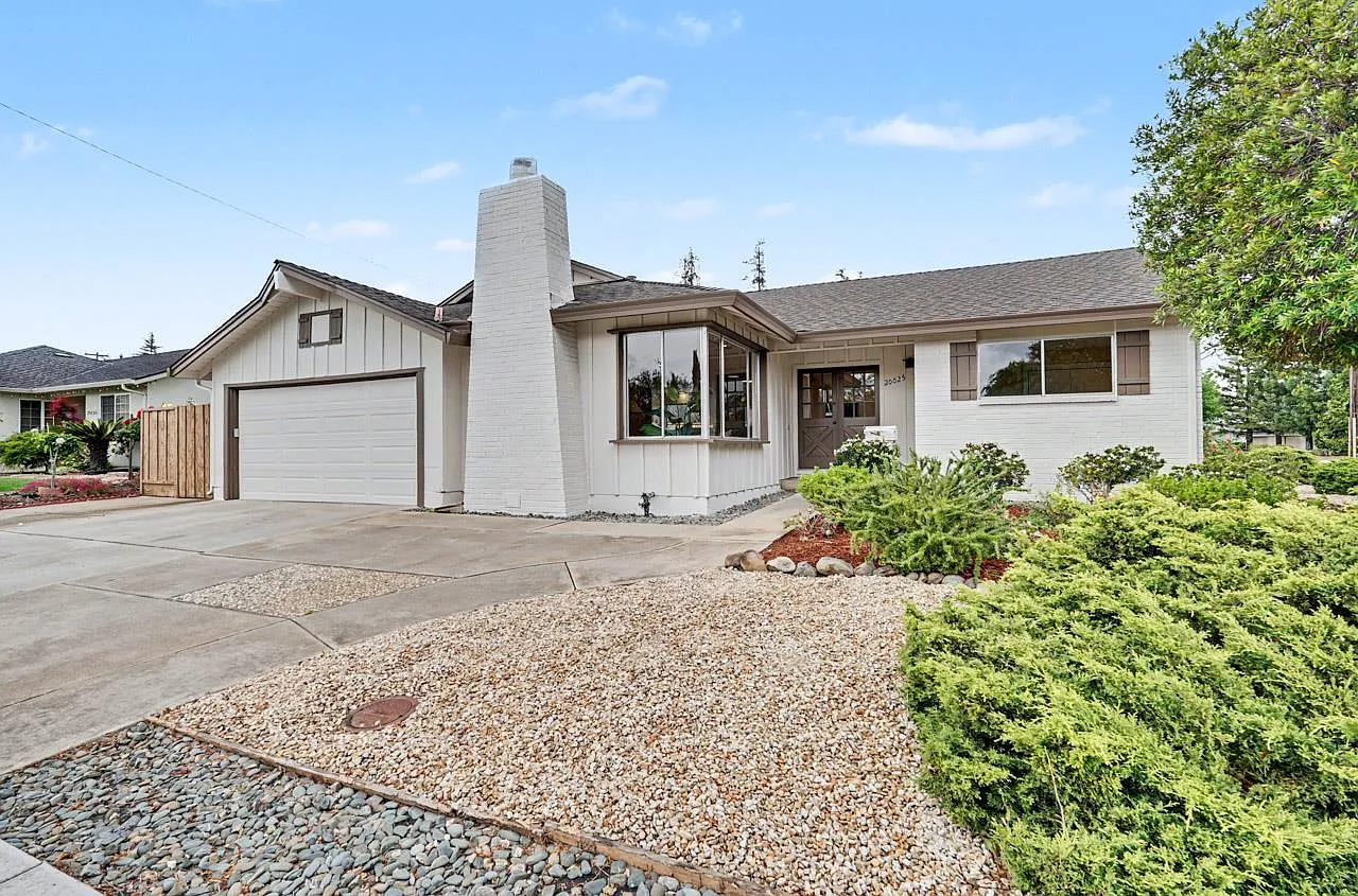 20025 Cedar Tree Ln photo 1
