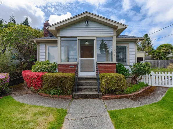 537 N 12th St, Coos Bay, OR 97420