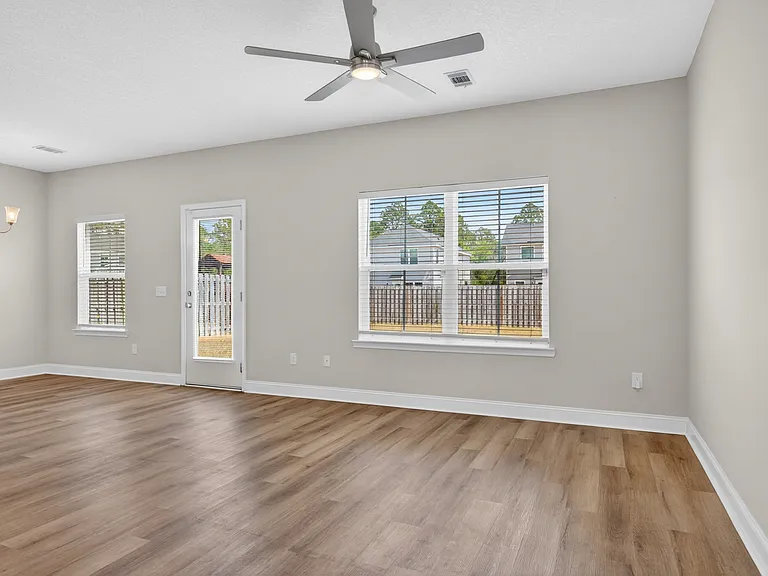 1026 Grayson Ave — Photo 6