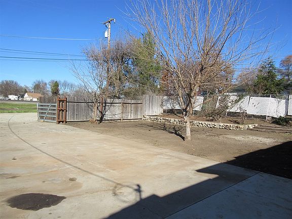 3rd image of 22613 H St