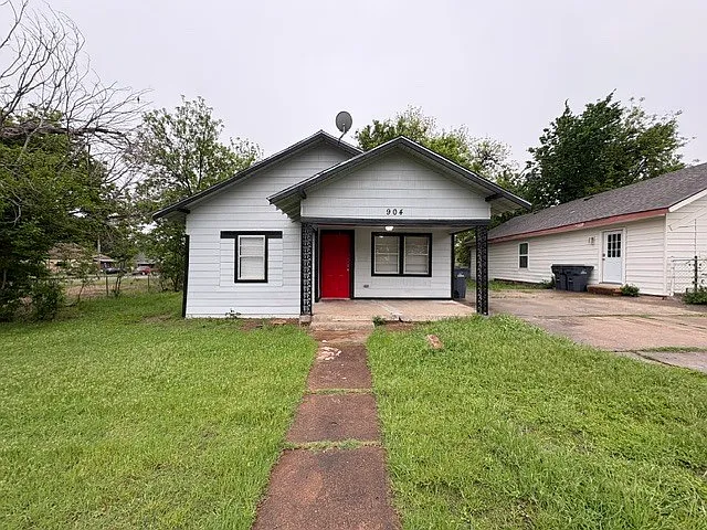 904 SW G Ave