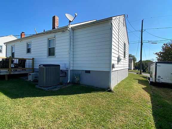4th image of 2307 Peach St