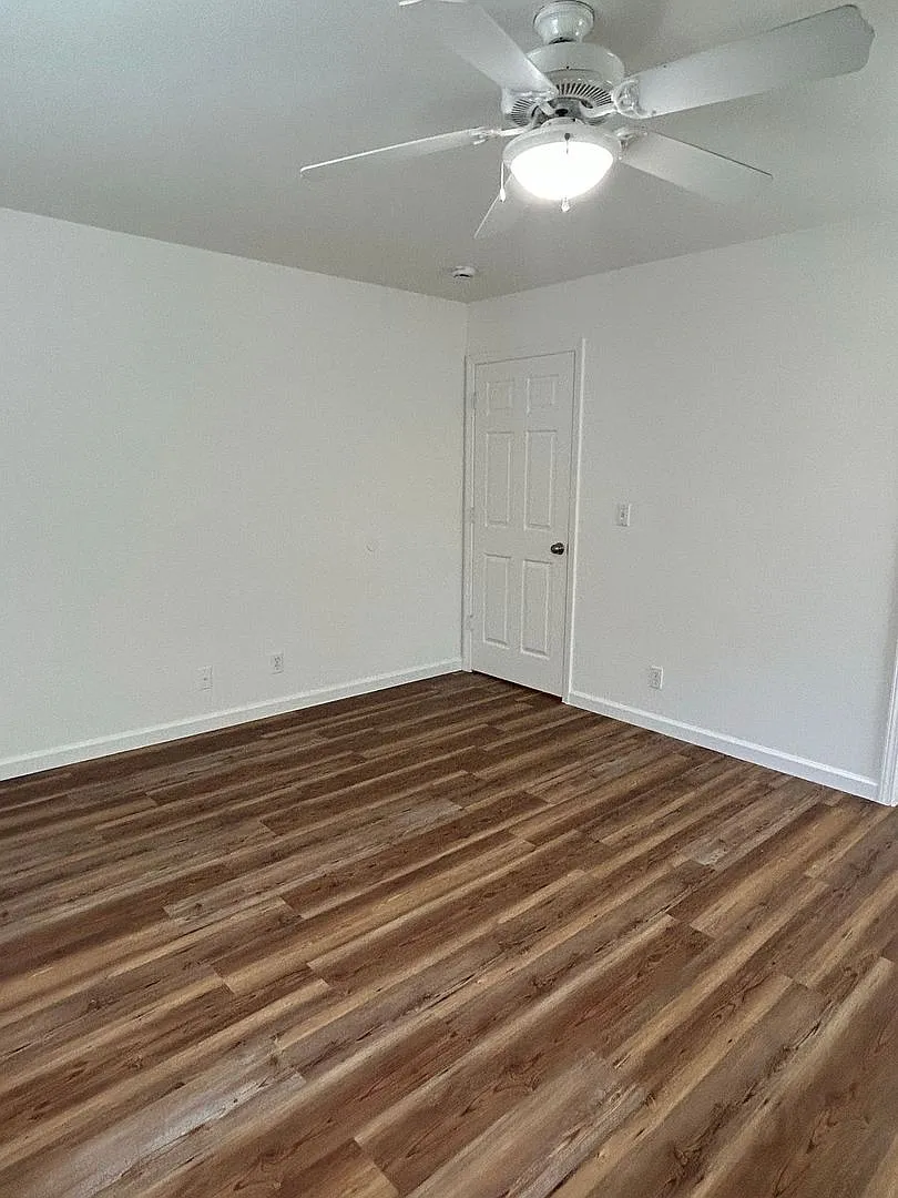 725 W 4th Ave — Photo 3