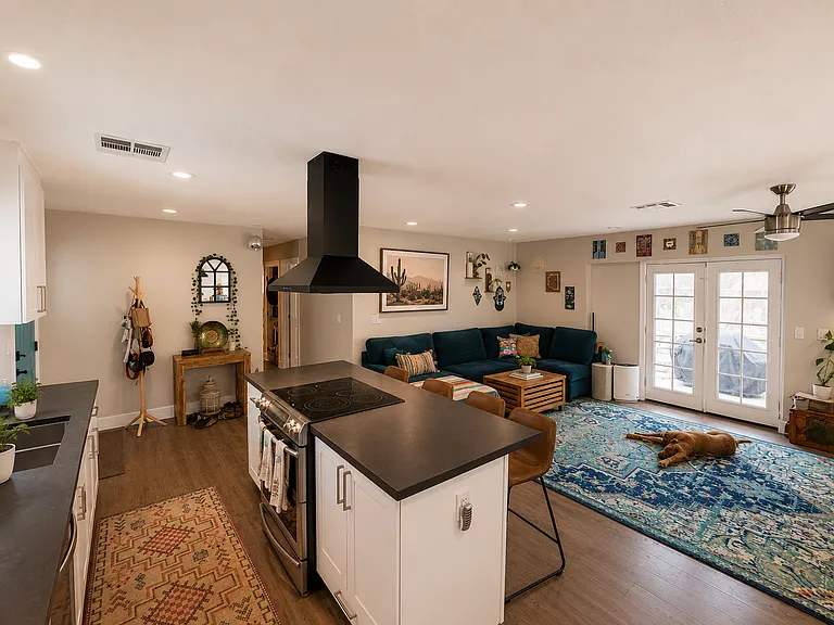 1040 E Highland Ave — Photo 6