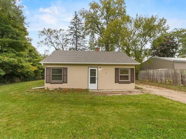 S83W20703 Janesville Rd, City Of Muskego, WI 53150