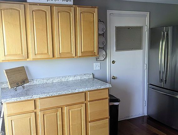 3rd image of 8040 Halyard Ct