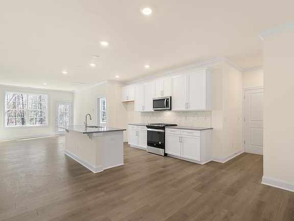 5th image of 740 Apple Churn Dr