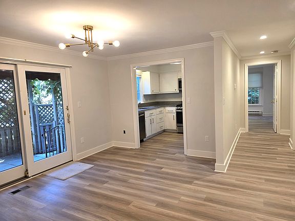 5th image of 39 Tower Hill Rd APT 1A