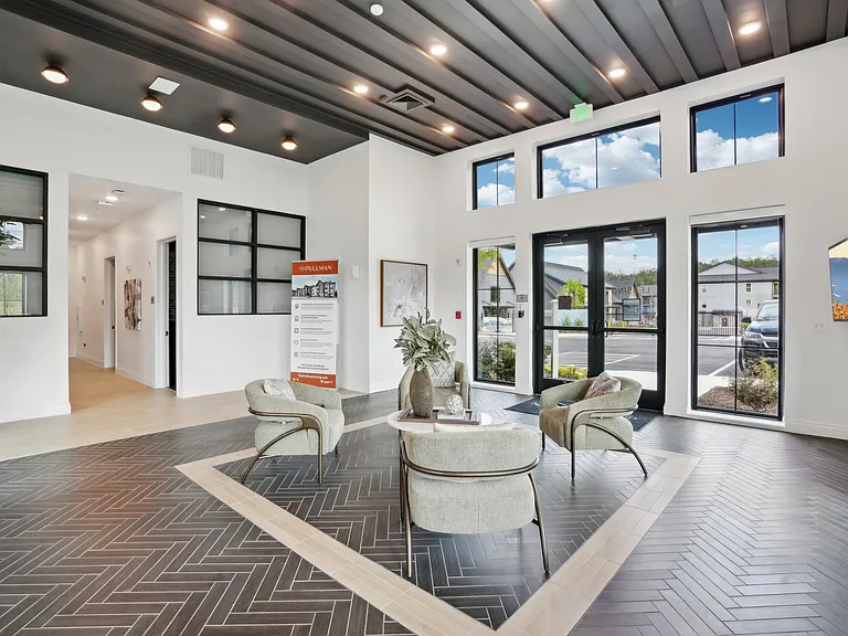 The Pullman Luxury Apartments — Photo 15