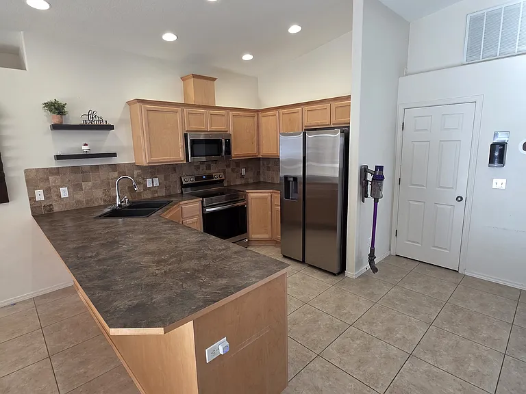 5306 Hayes Ln — Photo 9