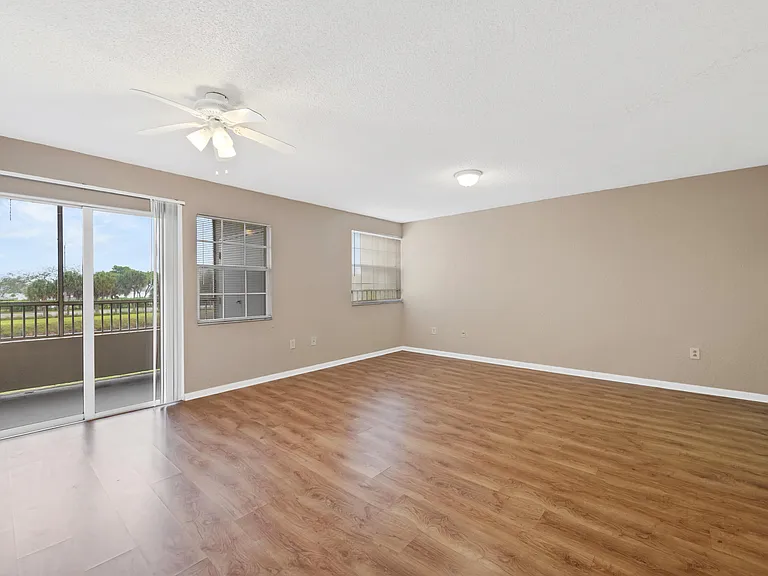 2861 N Oakland Forest Dr #202 — Photo 7