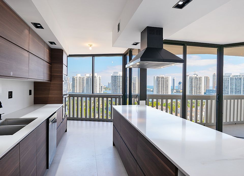1st image of 1000 Island Blvd #2507