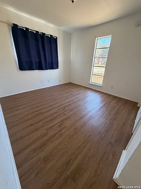 3 bed, 1.0 bath, 1492 sqft, $1,600 — Photo 2
