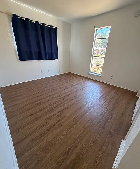 5915 Highfield St — Photo 2