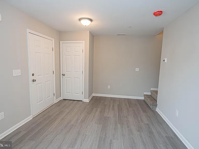 241 Morgans Ct — Photo 9
