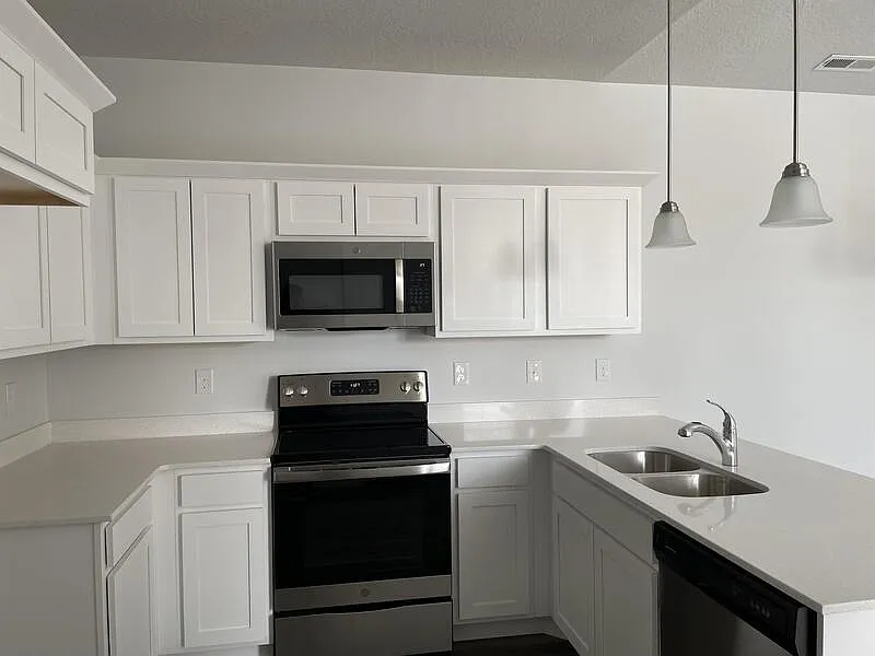 Building Photo - 302 W 435 N #1
