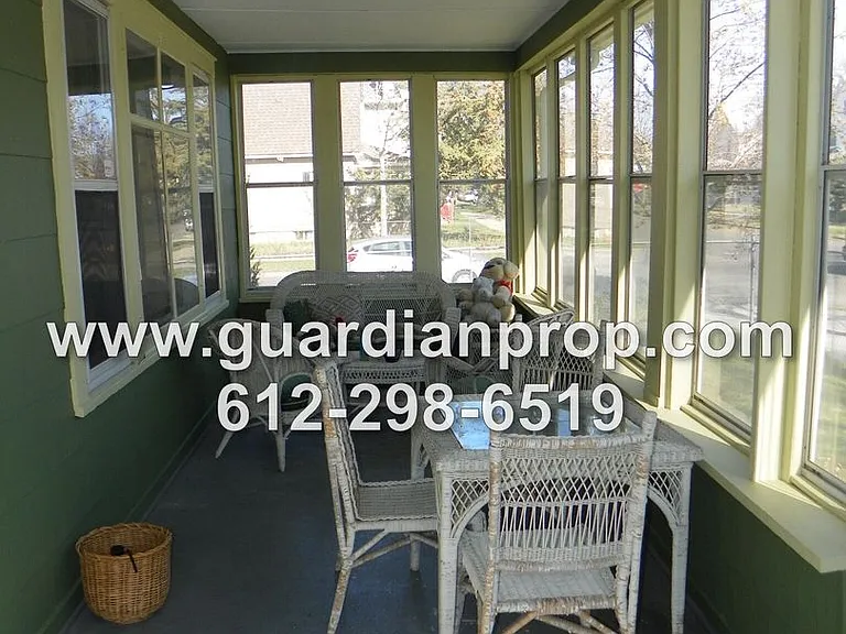 983 Edmund Ave — Photo 18