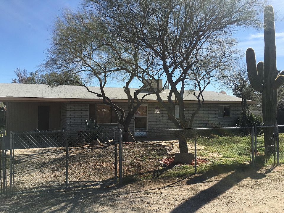 1st image of 3244 E Stallion Ln