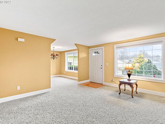 3rd image of 6305 NE 44th Cir