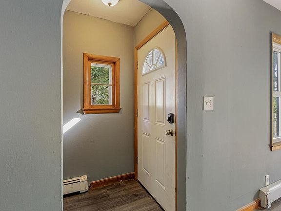 4th image of 8505 W Arthur AVENUE