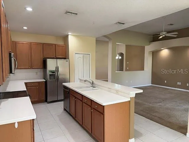 4 bed, 3.0 bath, 2319 sqft, $2,075 — Photo 4