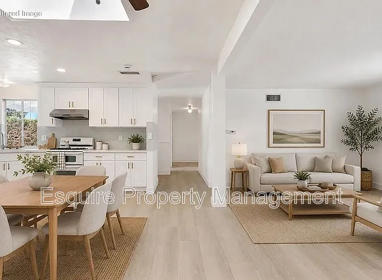 906 Granby St — Photo 3