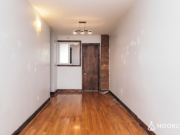 3rd image of 179 Stanhope St APT 2L