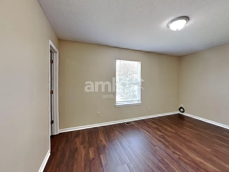 1610 Winding Creek Trl — Photo 16