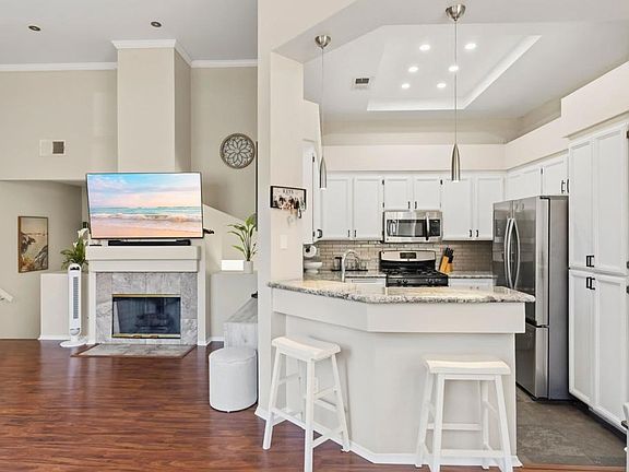 3rd image of 11354 Via Rancho San Diego Unit F