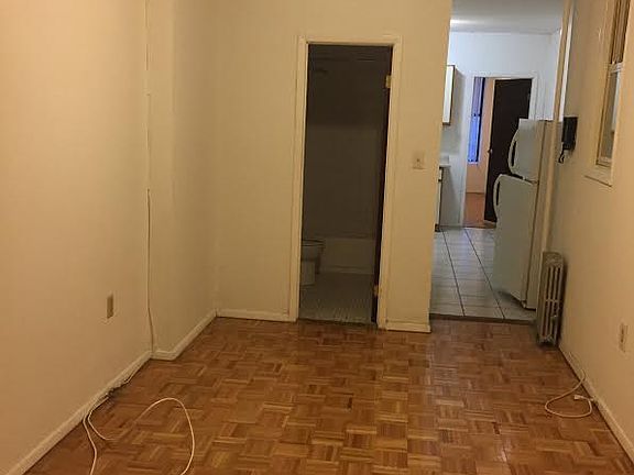 3rd image of 181 14th St APT 1