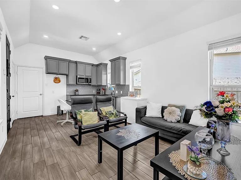 7526 Jasmine Bend Ln — Photo 26