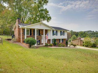 720 S Sherbrooke Cir, Mt Carmel, TN 37645