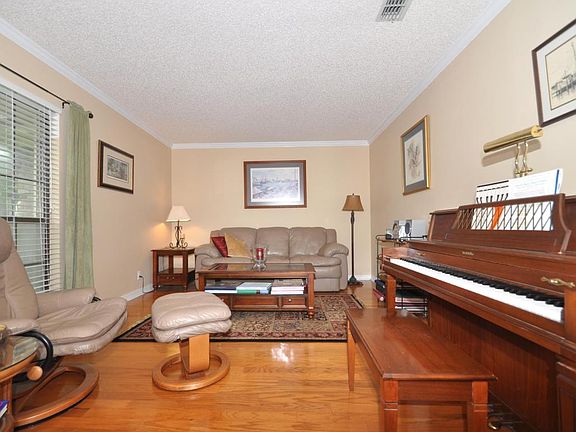 3rd image of 2595 Spreading Oaks Ln