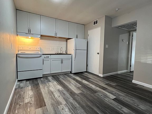 3rd image of 601 N Charles St APT 7