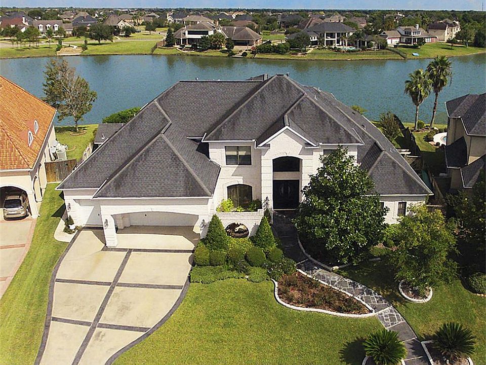 1st image of 2707 E Bainbridge Cir