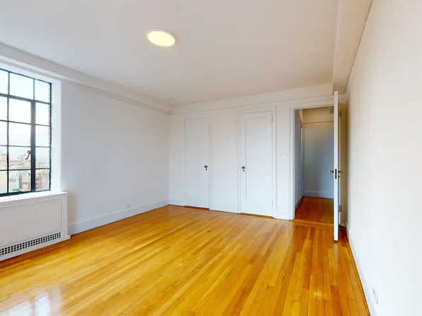 1 Christopher Street image 10 of 22