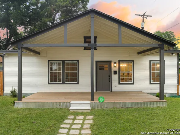 2247 E Houston St, San Antonio, TX 78202