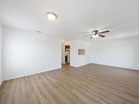 4th image of 3611 Bremen St APT 3