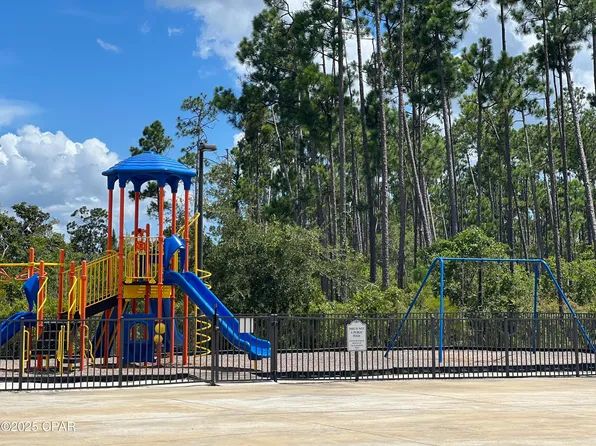 9704 Sweetfield Ln, Southport, FL 32409