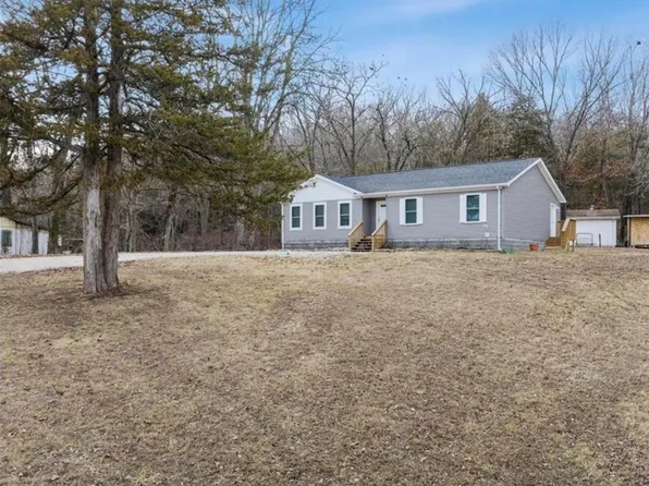 73 Oldham Dr, Roach, MO 65787