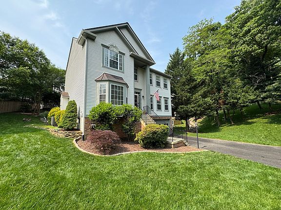 2nd image of 103 Frayers Farm Ct