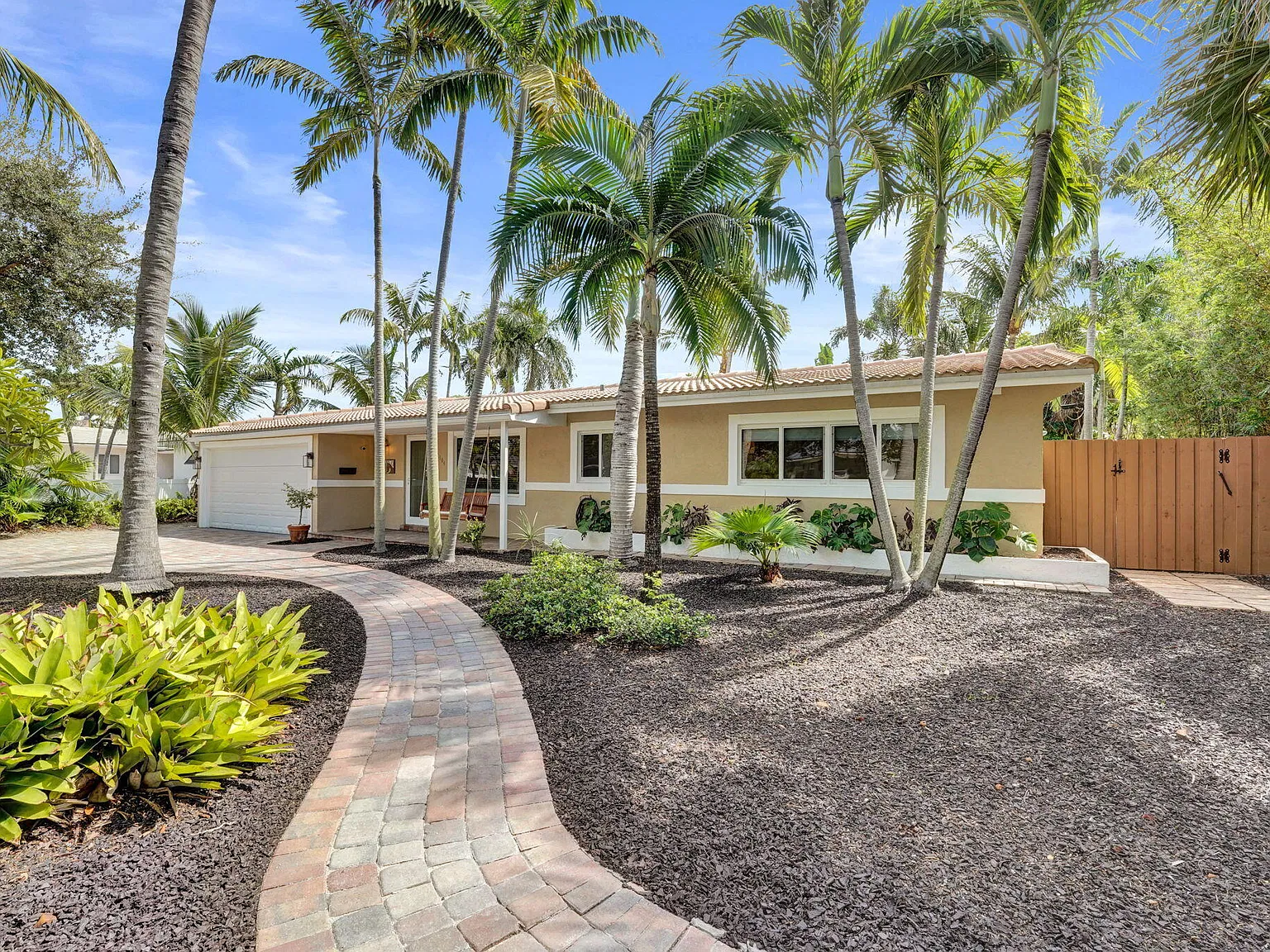 3 bed, 2.0 bath, 1798 sqft, $6,500 — Photo 1