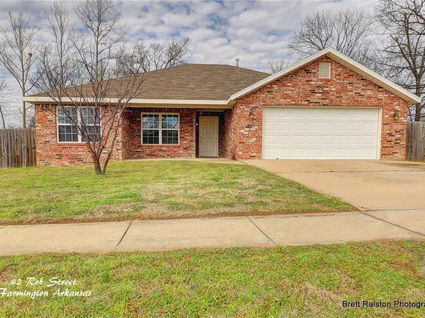 42 E Rob St, Farmington, AR 72730