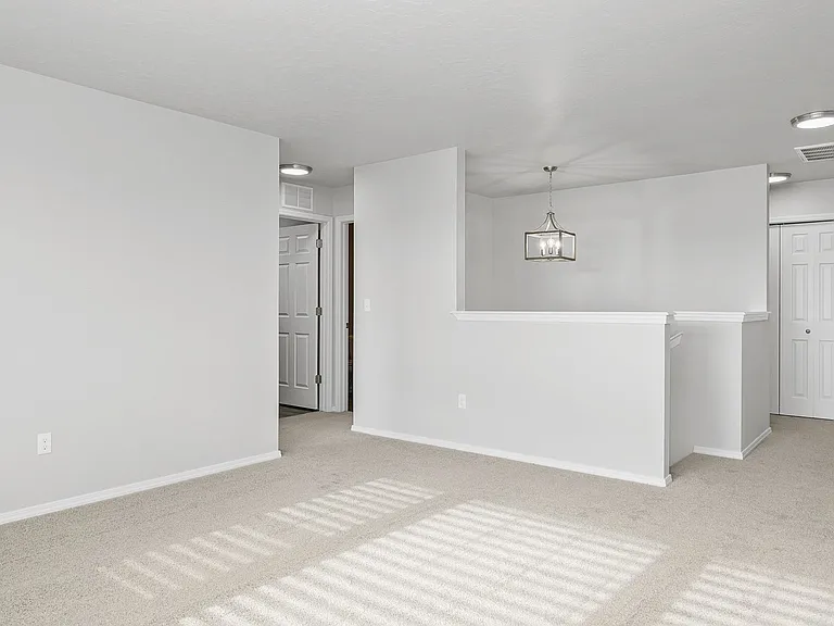 1786 E Kentucky Ave — Photo 11