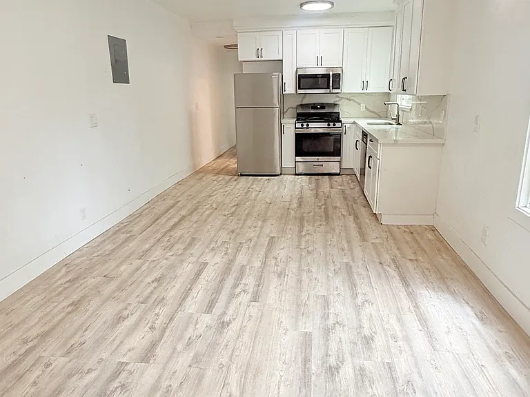 1420 Chestnut St — Photo 10